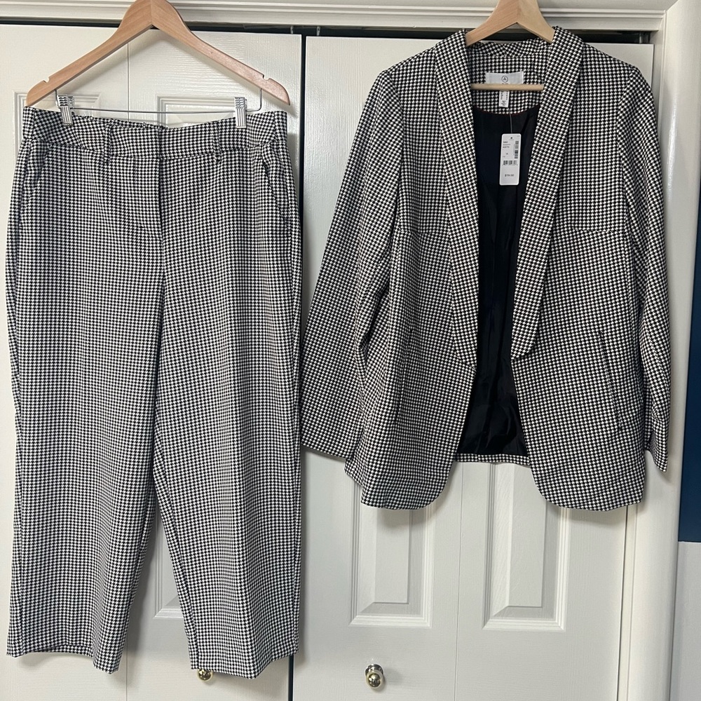 Addition Elle houndstooth suit, like new